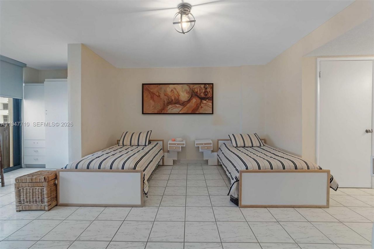 1623 Collins Ave , Unit 812, Miami Beach, FL 33139 Photo