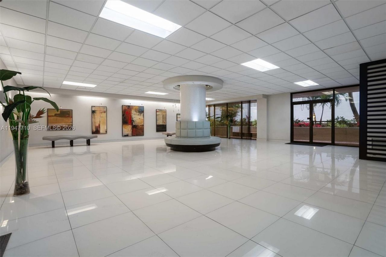 1623 Collins Ave , Unit 812, Miami Beach, FL 33139 Photo