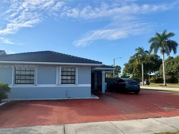 14690 SW 49 ST, Miami, FL 33175