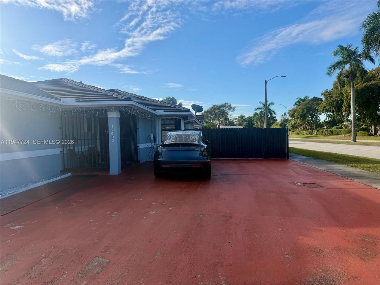 14690 SW 49 St, Miami, FL 33175 Photo