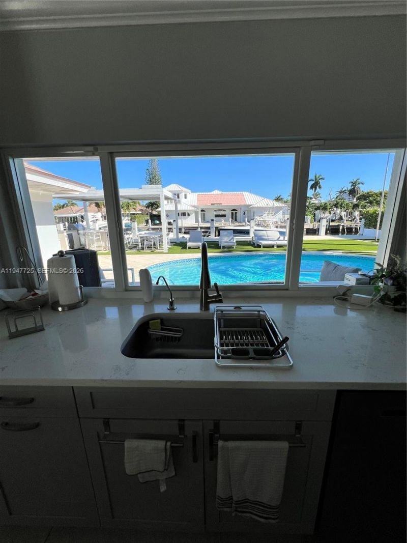 5510 Bayview Dr, Fort Lauderdale, FL 33308 Photo