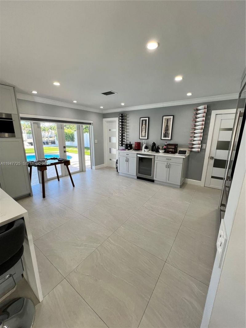 5510 Bayview Dr, Fort Lauderdale, FL 33308 Photo