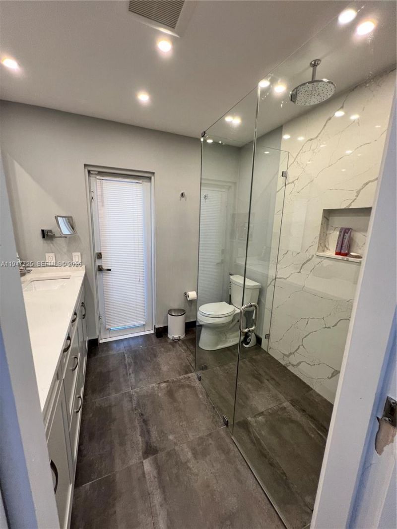 5510 Bayview Dr, Fort Lauderdale, FL 33308 Photo