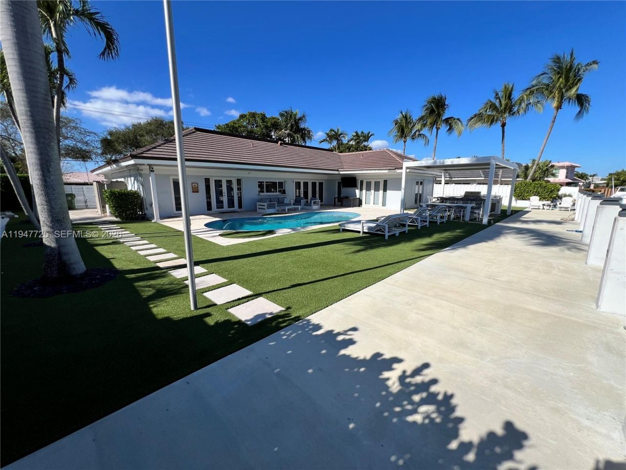 5510 Bayview Dr, Fort Lauderdale, FL 33308 Photo