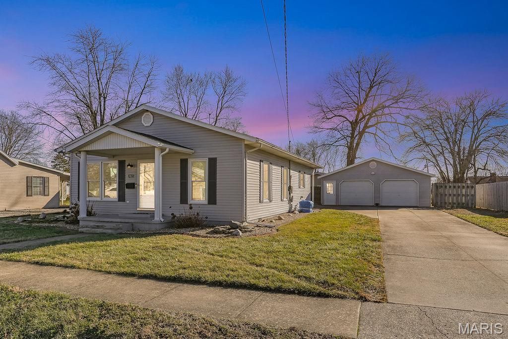 812 W Mill Street, Staunton, IL 62088 Main Photo