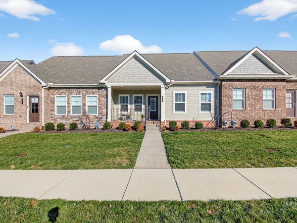 1560 Cedarbrooke Ln, Lebanon, TN 37090