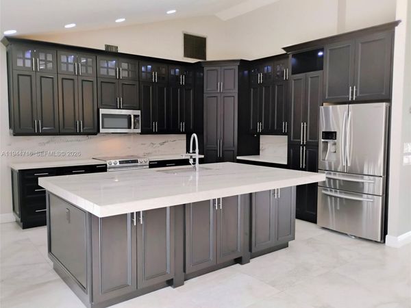 9654 Sun Pointe Dr, Boynton Beach, FL 33437