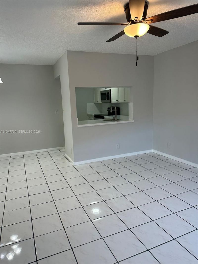 10037 Winding Lake Rd, Unit 204, Sunrise, FL 33351 Photo