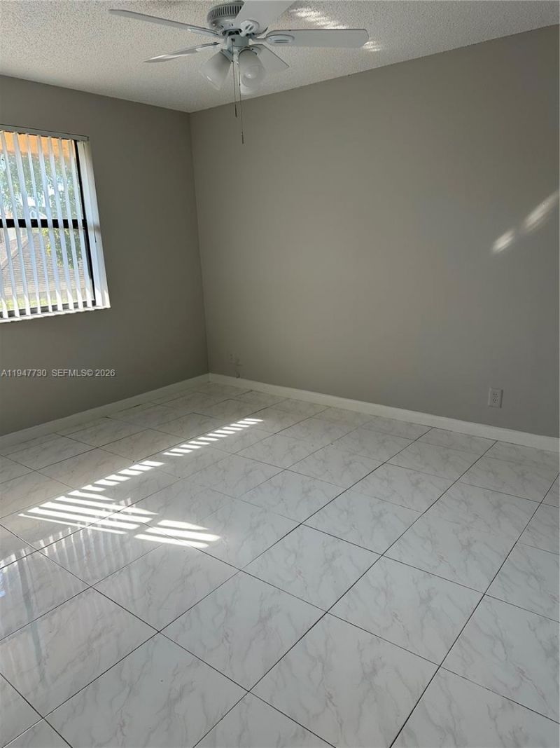 10037 Winding Lake Rd, Unit 204, Sunrise, FL 33351 Photo