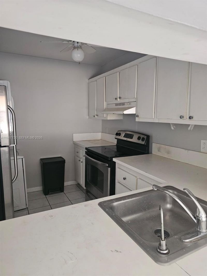 10037 Winding Lake Rd, Unit 204, Sunrise, FL 33351 Photo