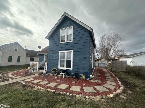 1621 Dayton Street, Ellsworth, IA 50075