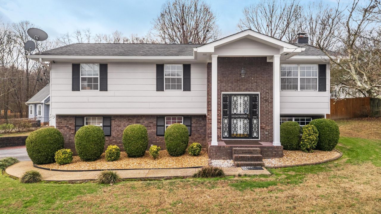 826 Northbrook Drive, Hixson, TN 37343 Main Photo