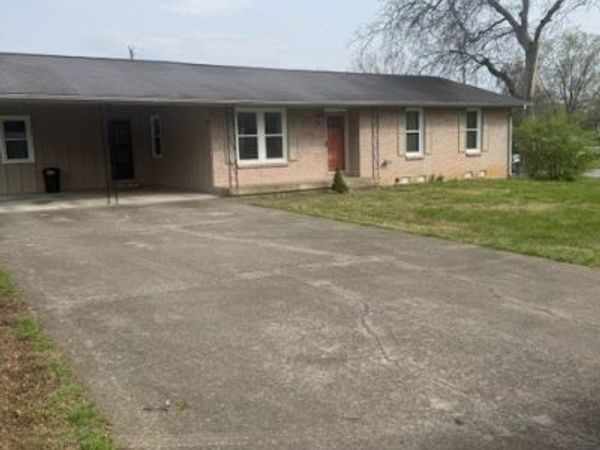 100 Hull Ln, Hendersonville, TN 37075