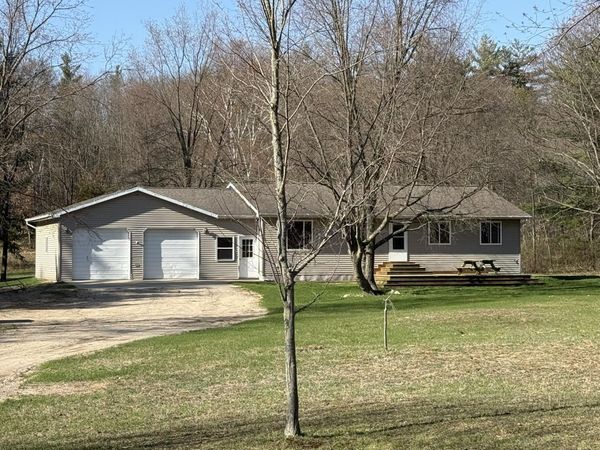4344 7 Mile Road, Remus, MI 49340
