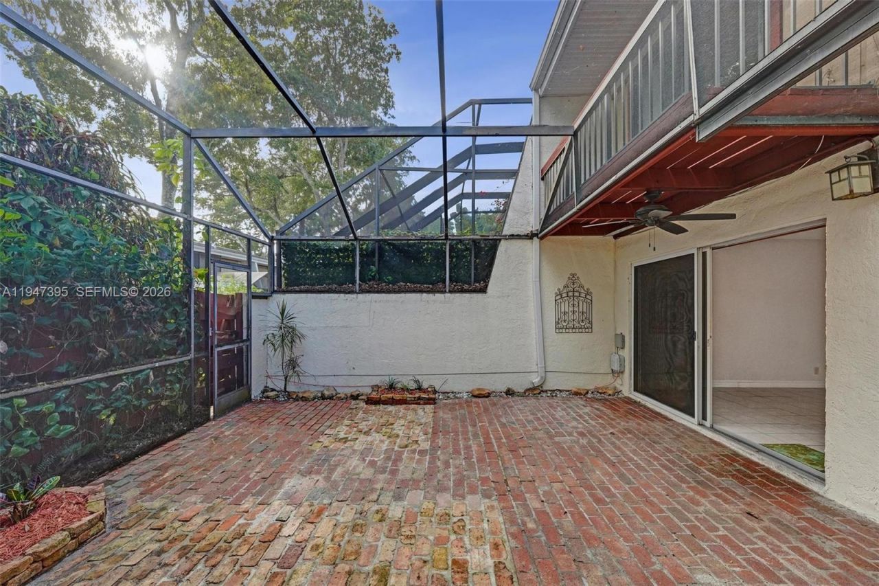 2990 Oaktree Ln, Unit 338, Hollywood, FL 33021 Photo