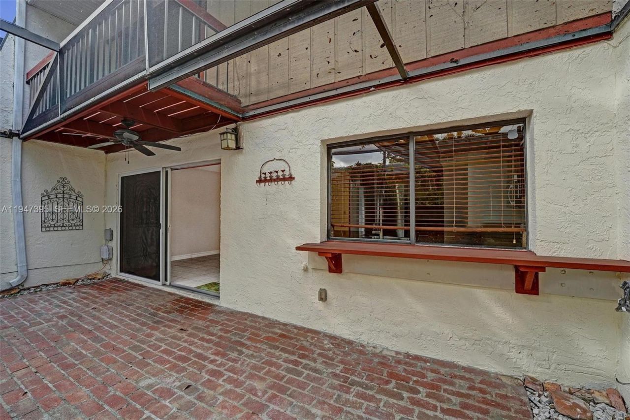 2990 Oaktree Ln, Unit 338, Hollywood, FL 33021 Photo