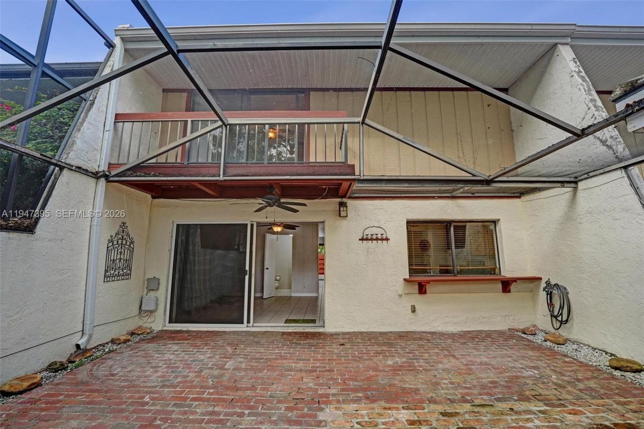 2990 Oaktree Ln, Unit 338, Hollywood, FL 33021 Photo