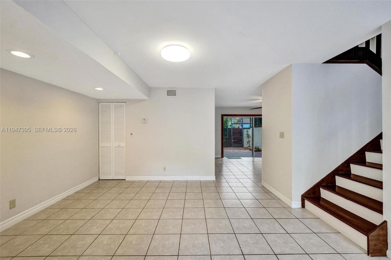 2990 Oaktree Ln, Unit 338, Hollywood, FL 33021 Photo