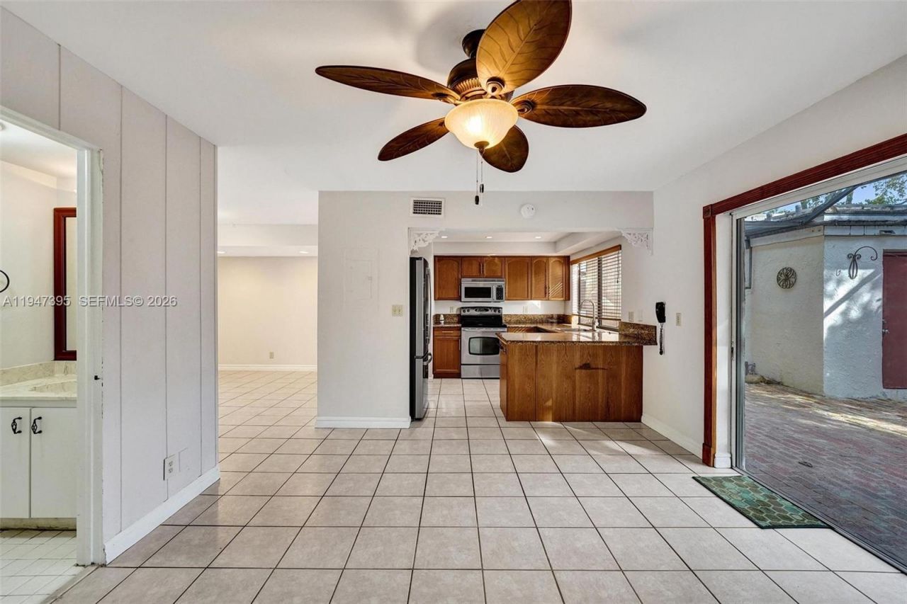 2990 Oaktree Ln, Unit 338, Hollywood, FL 33021 Photo