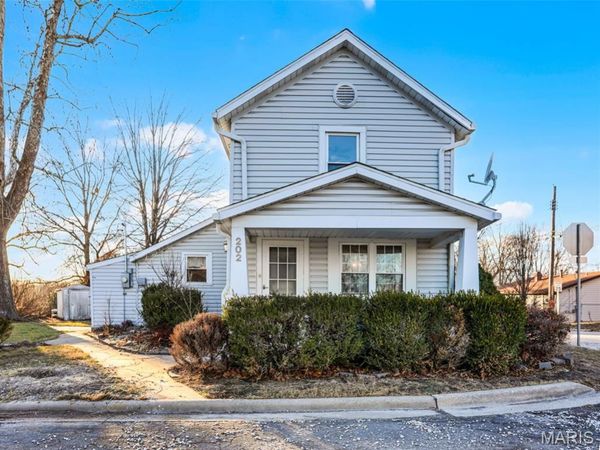 202 Summit Avenue, Glen Carbon, IL 62034