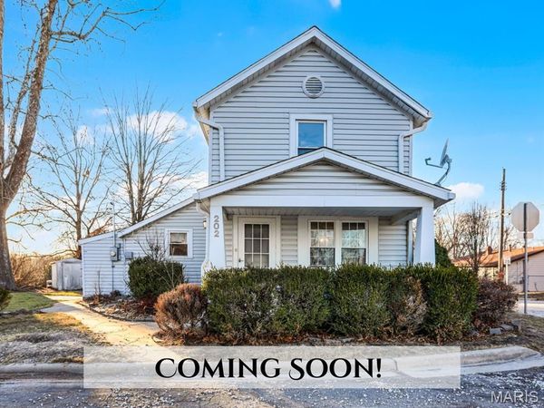 202 Summit Avenue, Glen Carbon, IL 62034