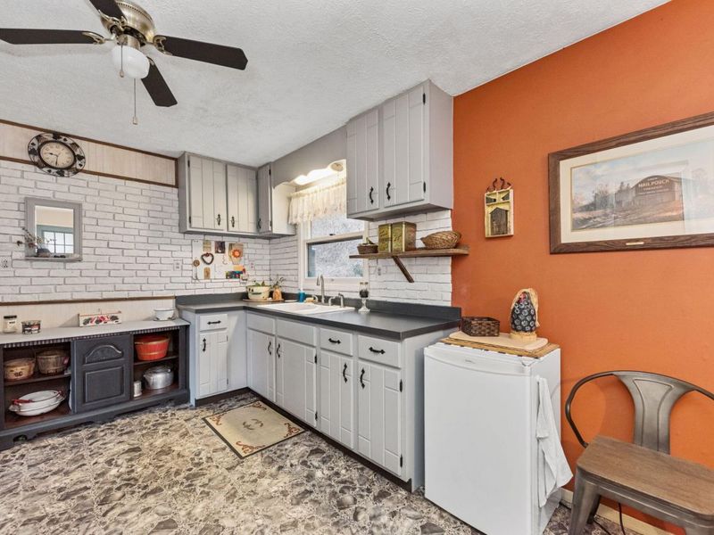 4718 KY-8 (E Mary Ingles Hwy), Augusta, KY 41002 Photo 12