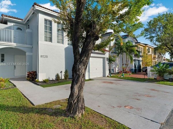 8725 SW 158th Pl, Miami, FL 33193