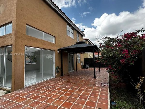 8417 NW 1st Ter , Miami, FL 33126