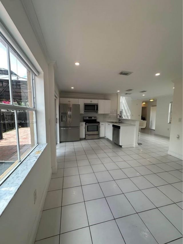 8417 NW 1st Ter, Miami, FL 33126 Photo