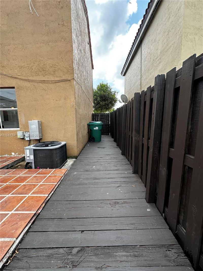 8417 NW 1st Ter, Miami, FL 33126 Photo