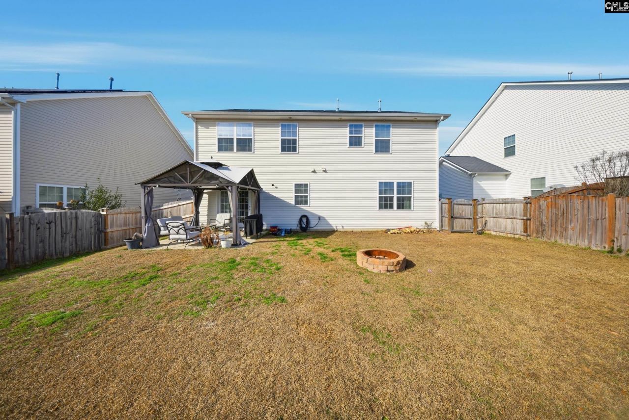 215 Black Pine Court Photo 4