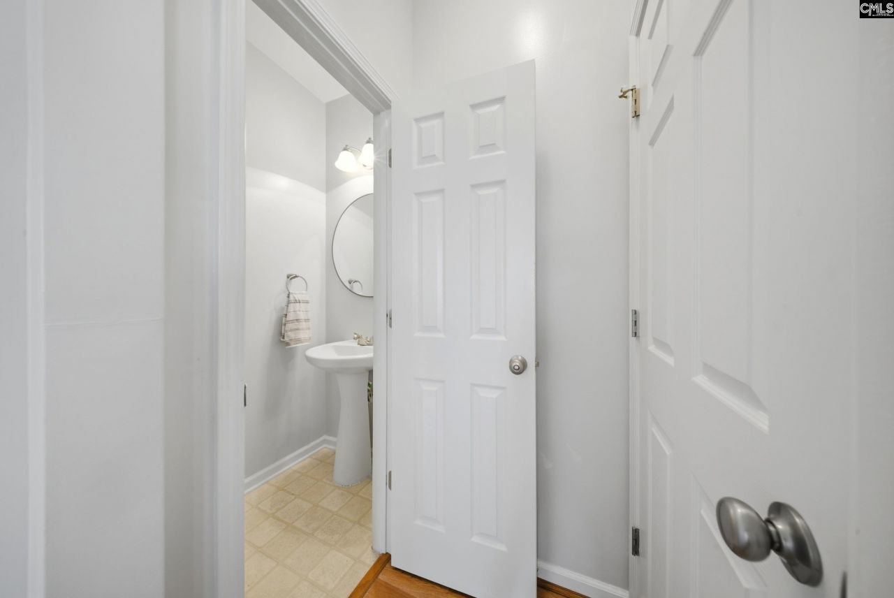 215 Black Pine Court Photo 8