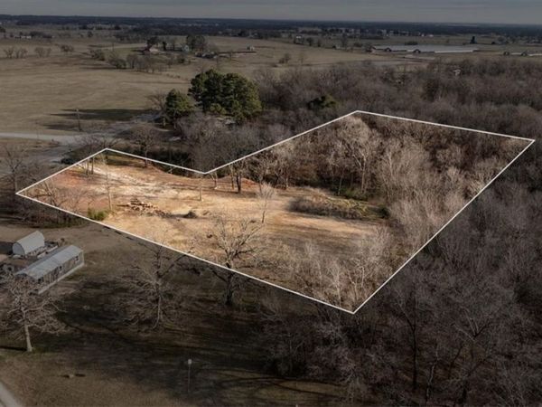 W Hwy 12, Highfill, AR 72734