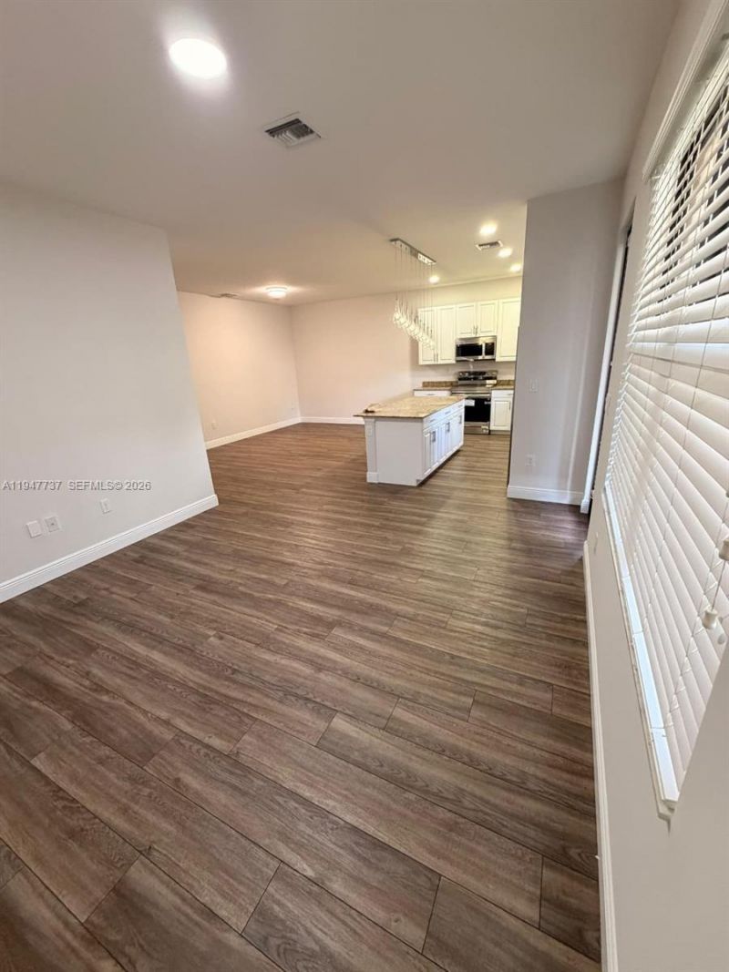 723 NE 193rd St, Miami, FL 33179 Photo