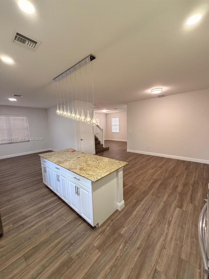 723 NE 193rd St, Miami, FL 33179 Photo