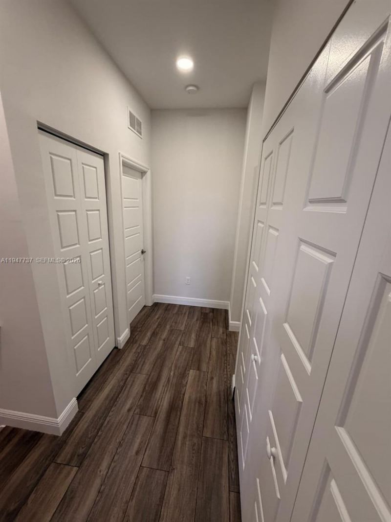 723 NE 193rd St, Miami, FL 33179 Photo