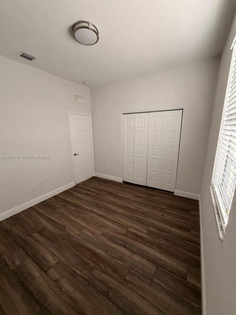 723 NE 193rd St, Miami, FL 33179 Photo