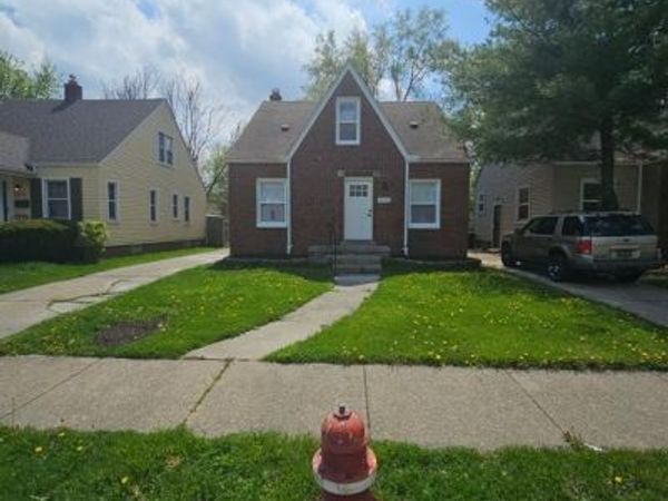 20300 ELKHART Street, Harper Woods, MI 48225