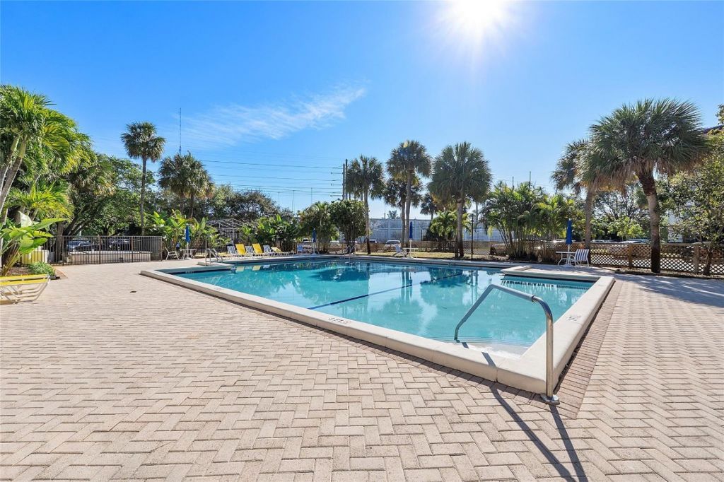 5530 NW 44th Street, Unit 216 C, Lauderhill, FL 33319 Photo