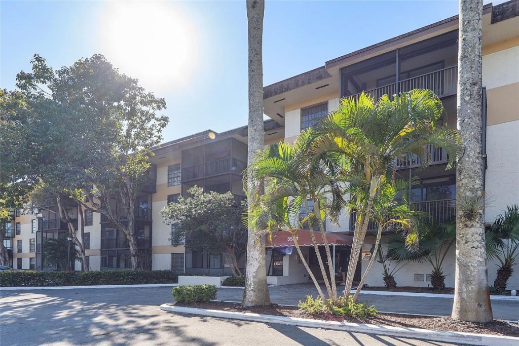 5530 NW 44th Street, Unit 216 C, Lauderhill, FL 33319 Photo