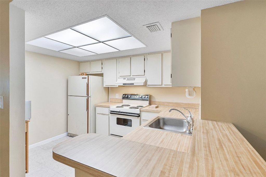 5530 NW 44th Street, Unit 216 C, Lauderhill, FL 33319 Photo