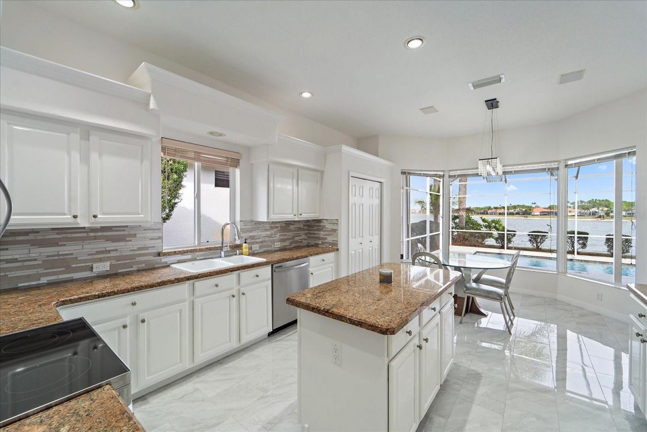 6585 Waters Edge Way, Lakewood Ranch, FL 34202 Photo