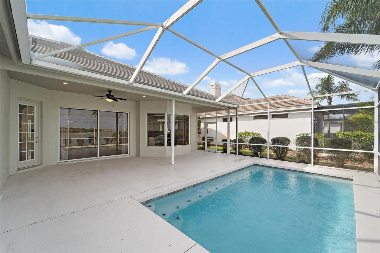 6585 Waters Edge Way, Lakewood Ranch, FL 34202 Photo