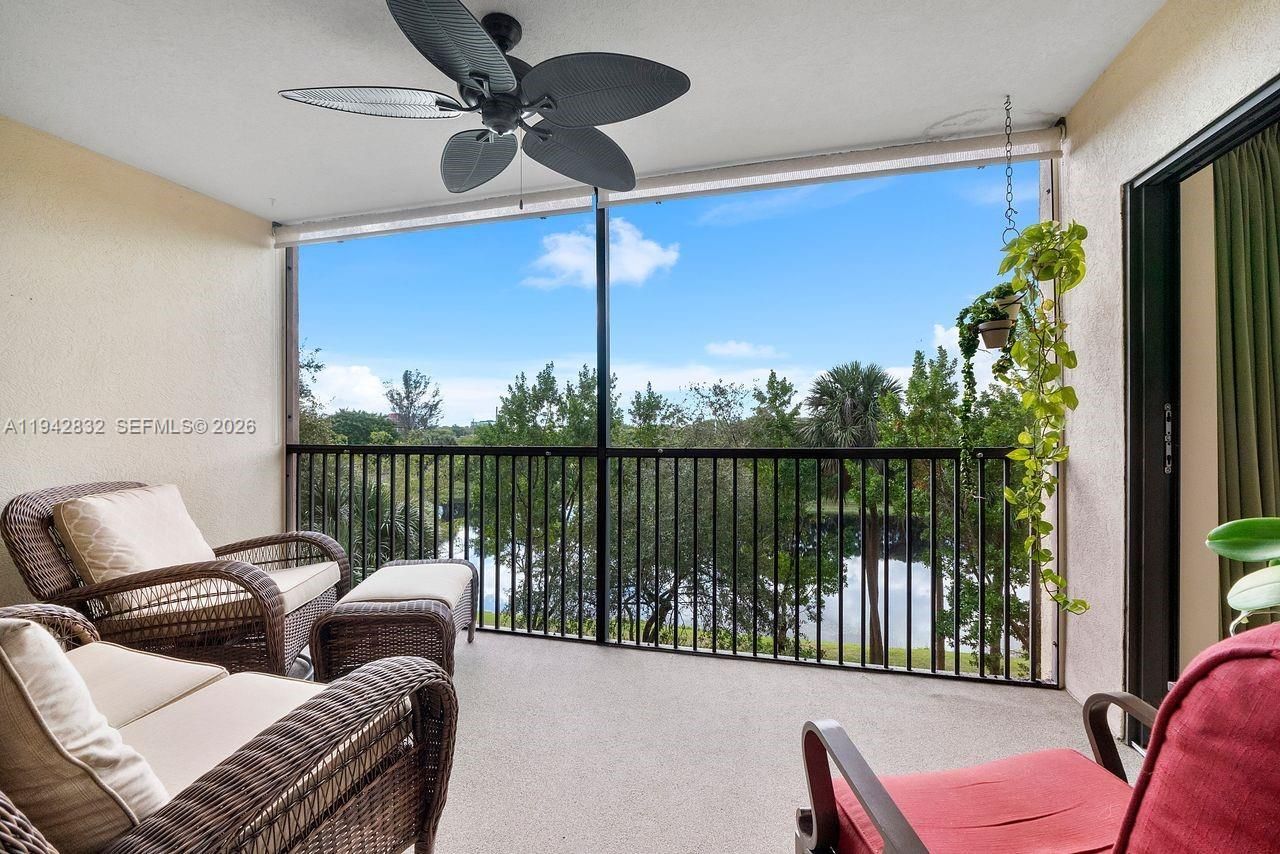 2200 S Cypress Bend Dr, Unit 406, Pompano Beach, FL 33069 Photo