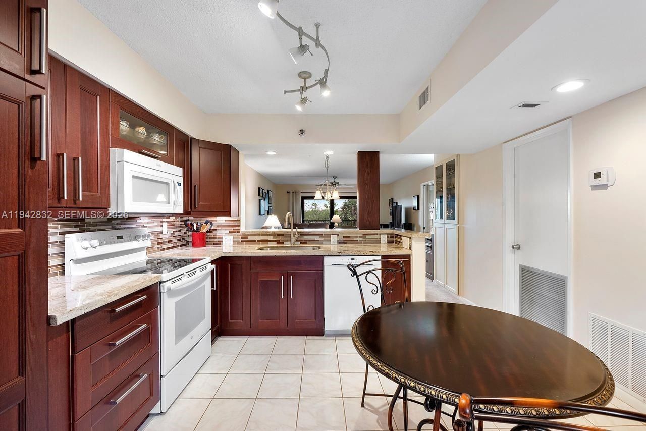 2200 S Cypress Bend Dr, Unit 406, Pompano Beach, FL 33069 Photo