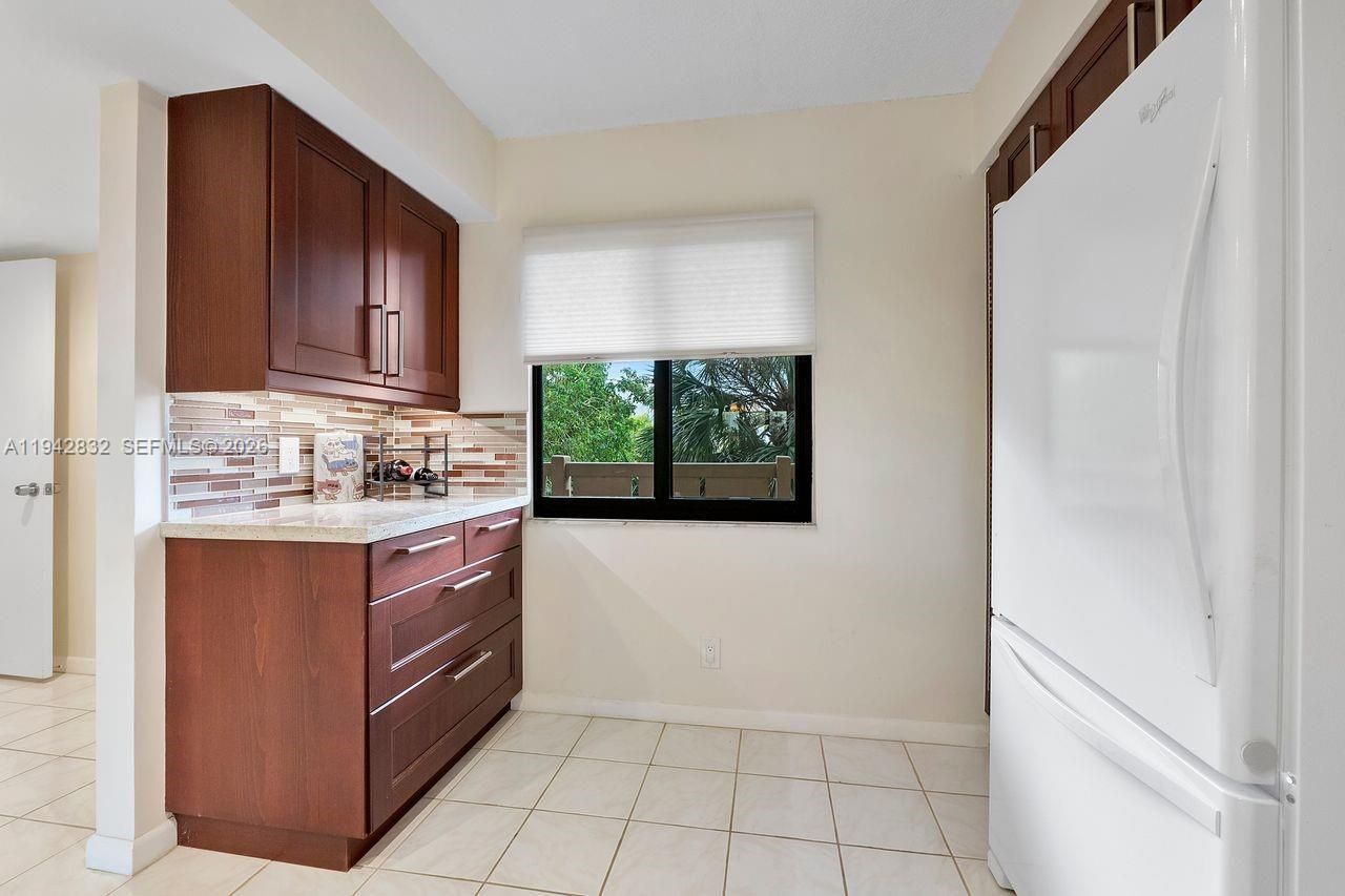 2200 S Cypress Bend Dr, Unit 406, Pompano Beach, FL 33069 Photo