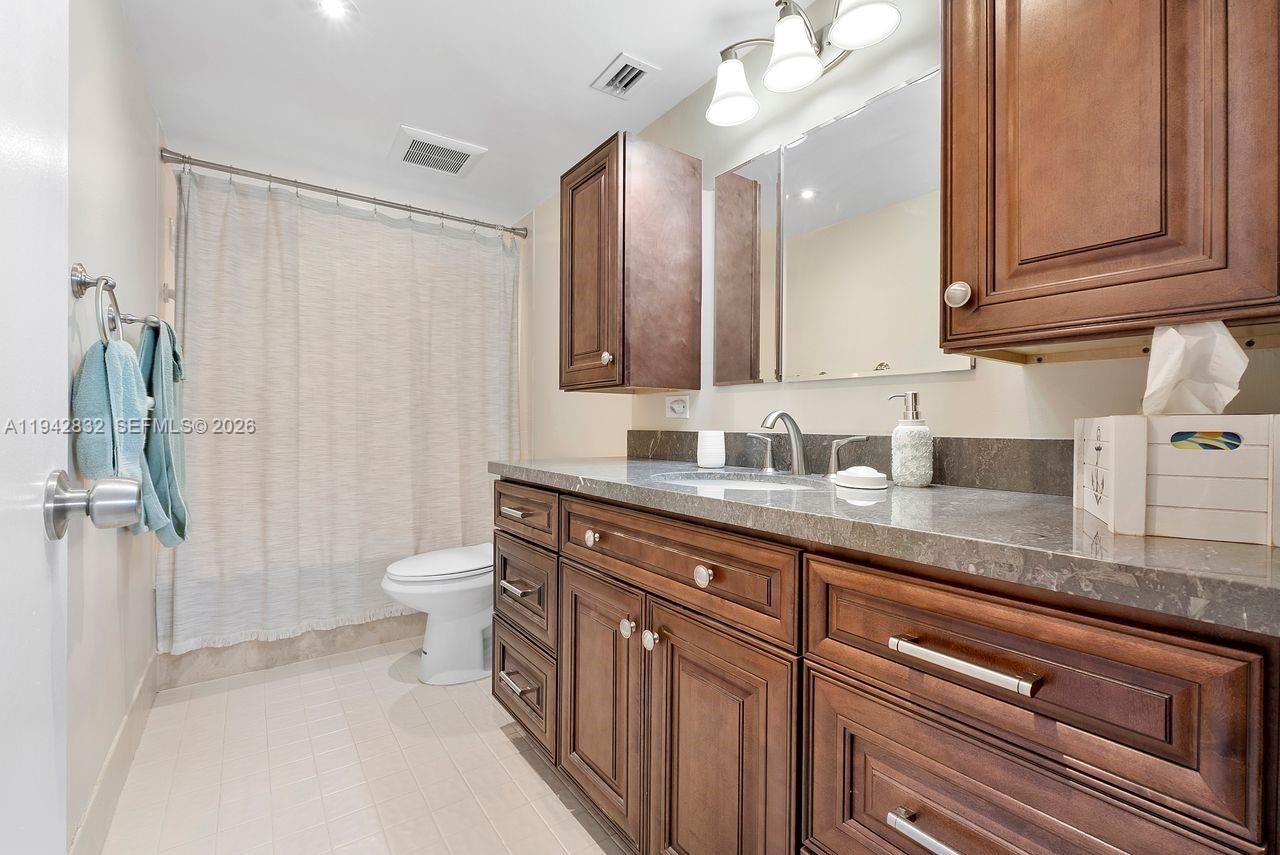 2200 S Cypress Bend Dr, Unit 406, Pompano Beach, FL 33069 Photo