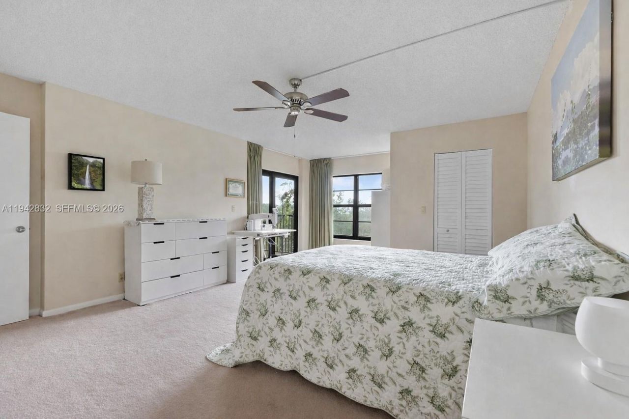 2200 S Cypress Bend Dr, Unit 406, Pompano Beach, FL 33069 Photo