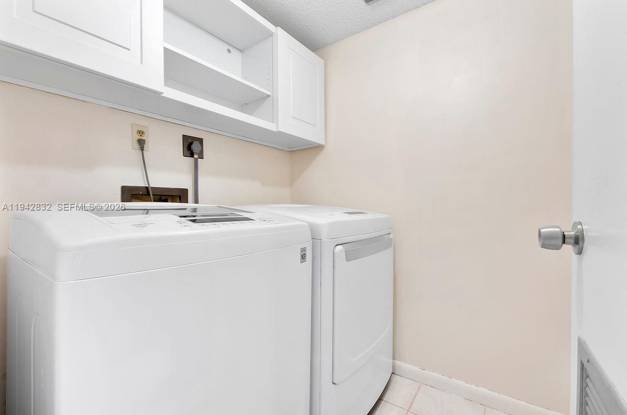 2200 S Cypress Bend Dr, Unit 406, Pompano Beach, FL 33069 Photo