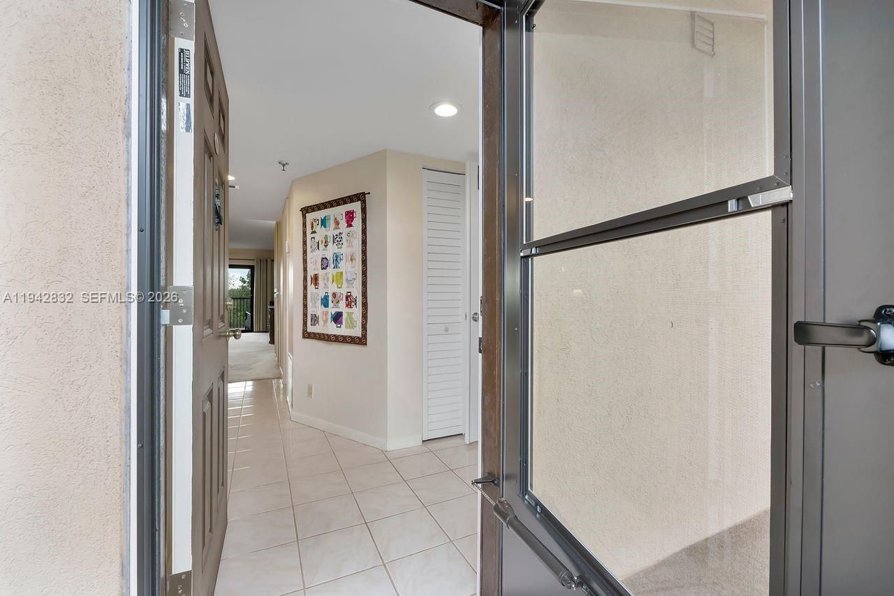 2200 S Cypress Bend Dr, Unit 406, Pompano Beach, FL 33069 Photo